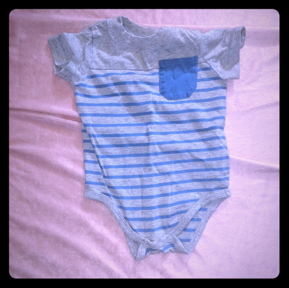🆓boys 6-9 month onesie
